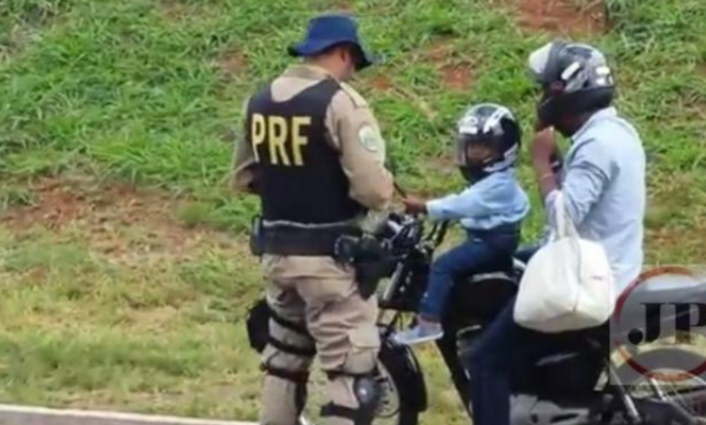 Nova lei de trânsito, mulheres de moto.