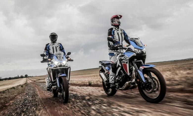 Duas motos Africa Twin